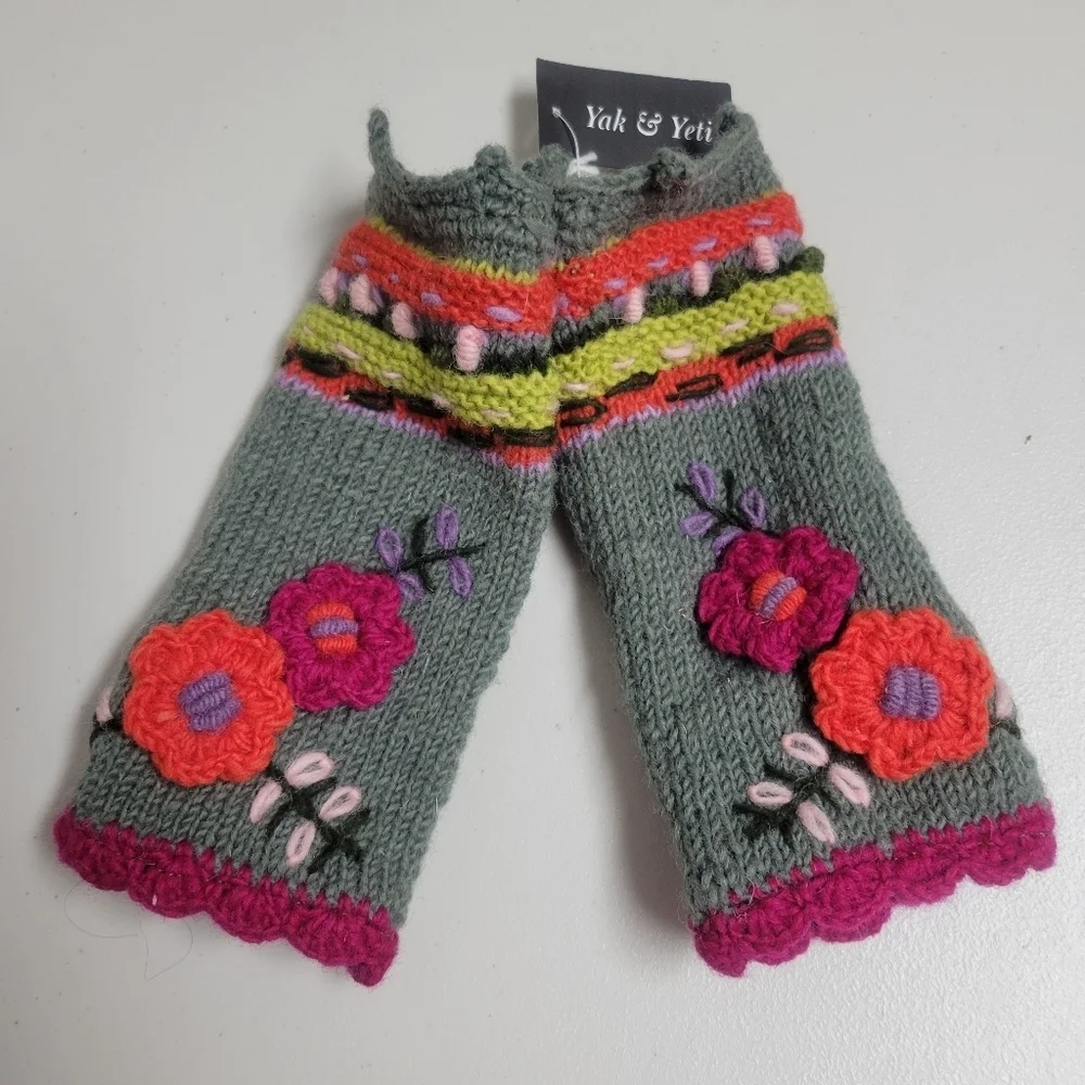 Yak N Yety NWT Handmade Knit Fingerless Gloves Floral Crochet Details 100% Wool.